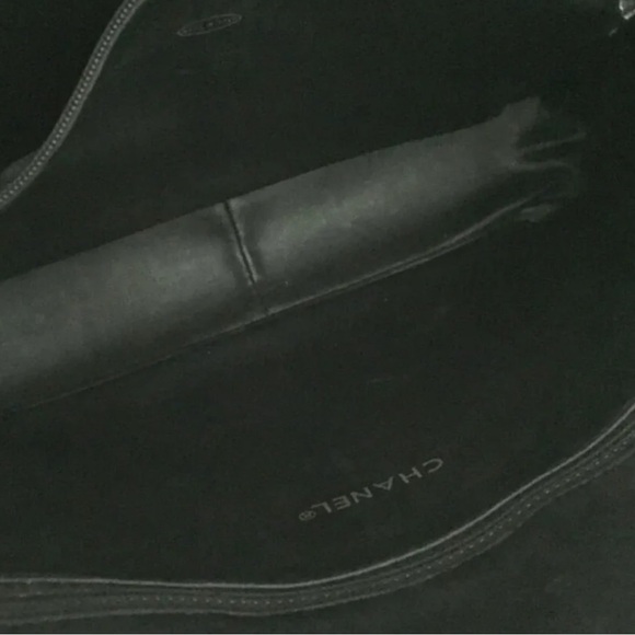 Chanel quilted matelasse lambskin leather shoulder bag w/24k gold chain & charm - Picture 7 of 16